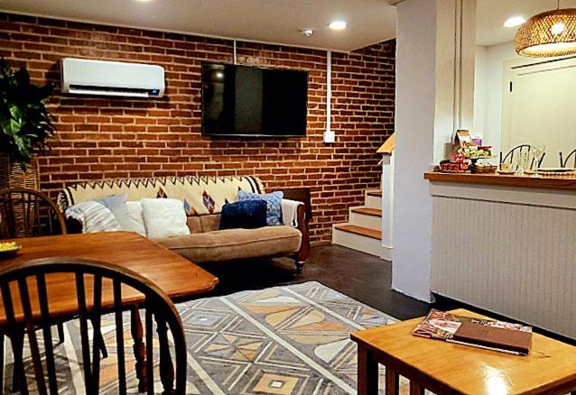 West Park Gardens Guest house Culpeper
